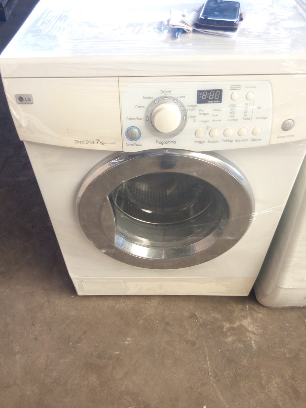 Dettaglio lavatrice ricondizionata rigenerata - usato come nuovo - elettrodomestici di seconda mano | Pomili Demolizioni Speciali srl