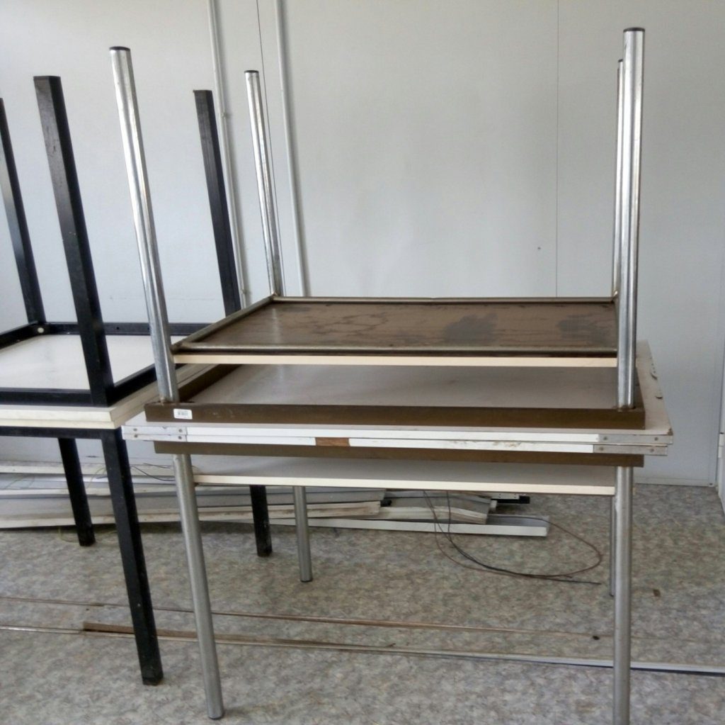 tavoli da mensa in formica