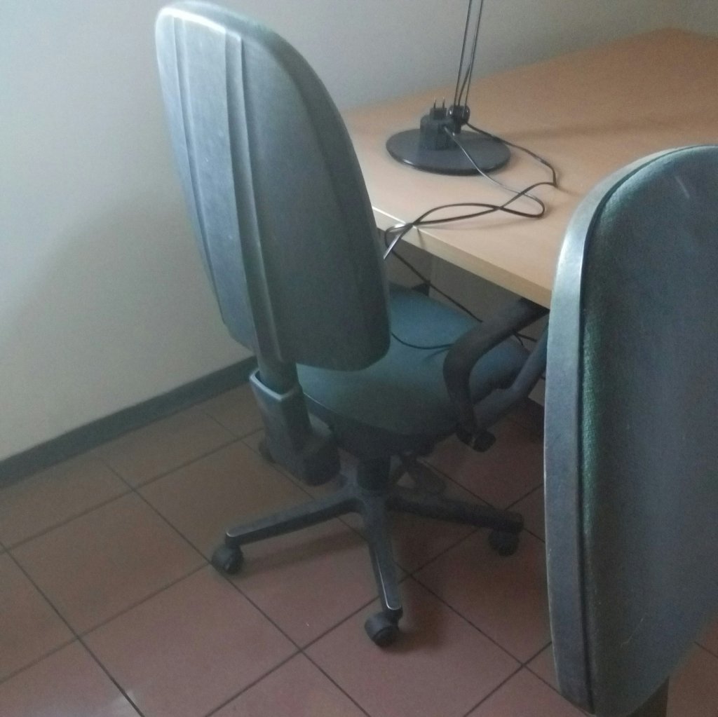 sedie da ufficio con rotelle - sedia colore tessuto verde - usato | arredamento ufficio | Pomili Demolizioni Speciali srl
