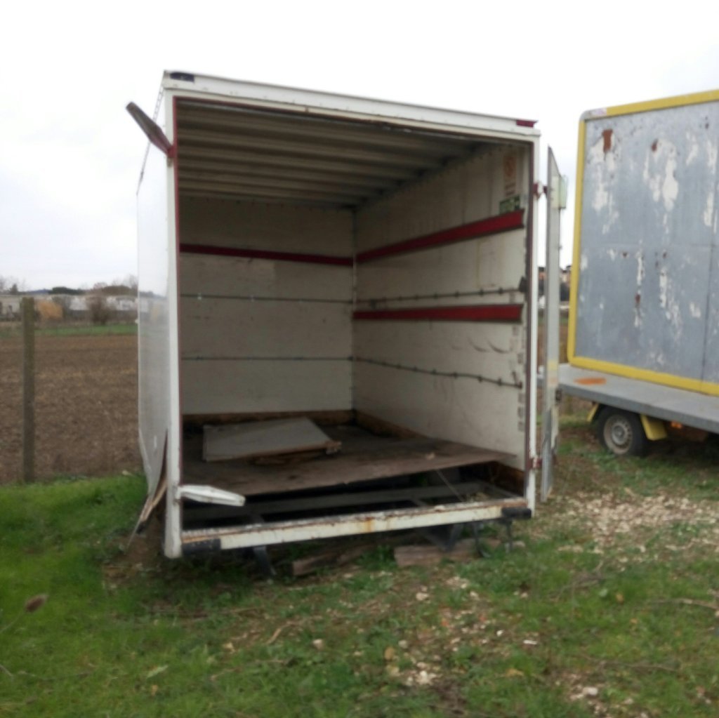 Cassone camion come box mobile per uso magazzino e stoccaggio | Struttura mobile usata | Usato garantito | Pomili Demolizioni Speciali srl