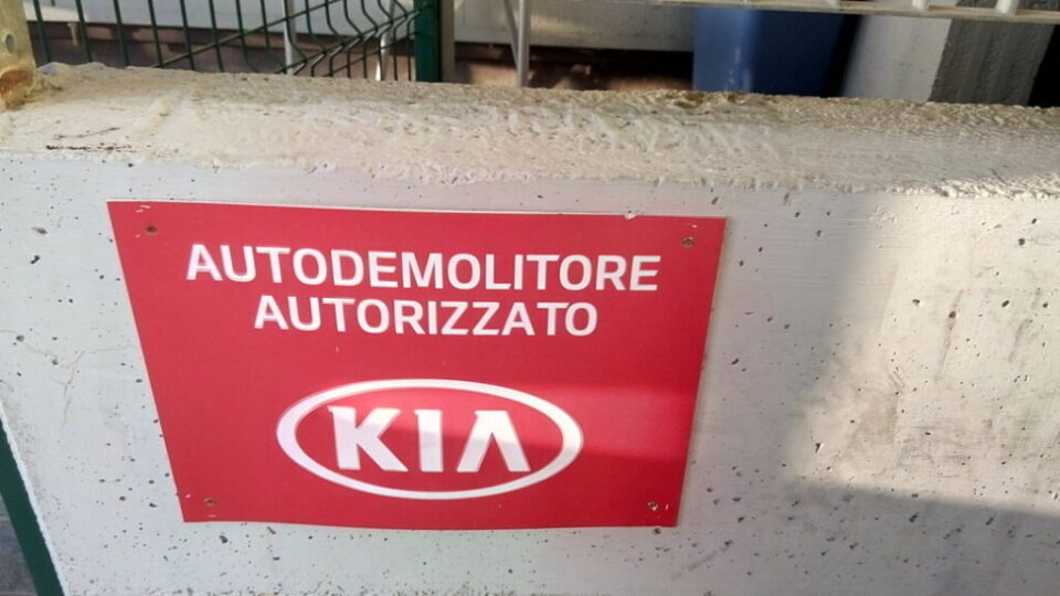 Autodemolizione autorizzata Kia Motors – Pomili Demolizioni Speciali