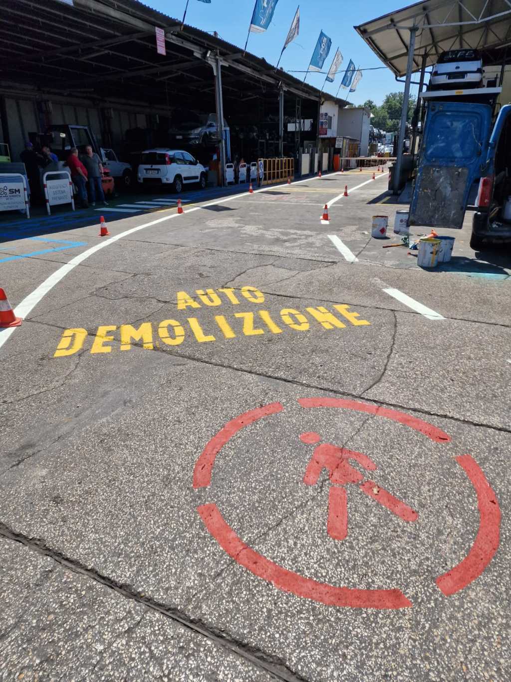 Segnaletica orizzontale | Pomili Demolizioni Speciali | Monterotondo | Autodemolizione