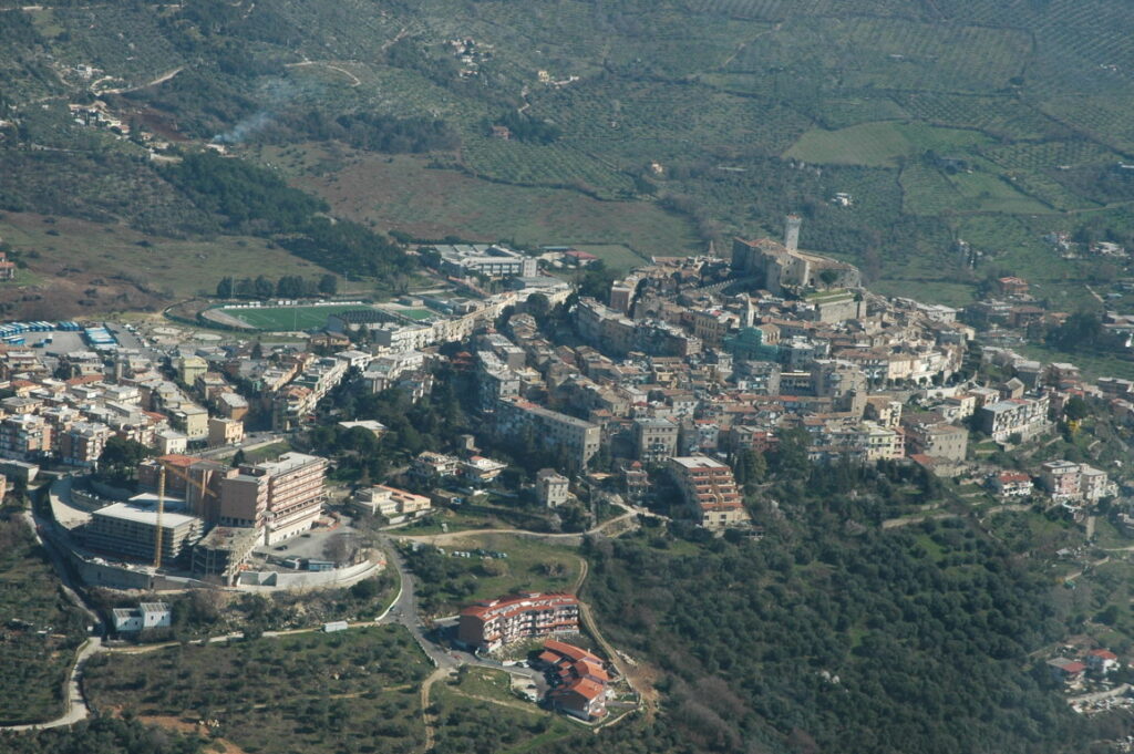 Palombara_Sabina_aerial_view - Hengist Decius su Wikimedia Commons