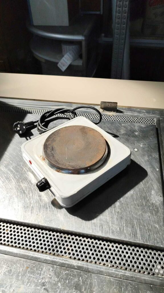 Fornello elettrico portatile a una piastra usato