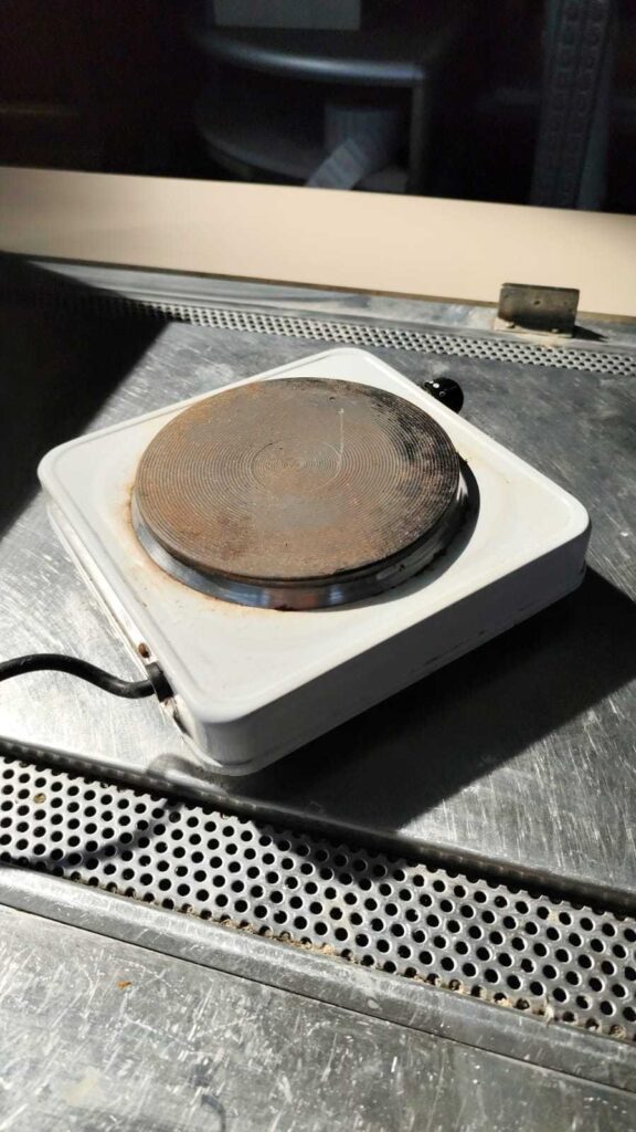 Fornello elettrico portatile a una piastra usato
